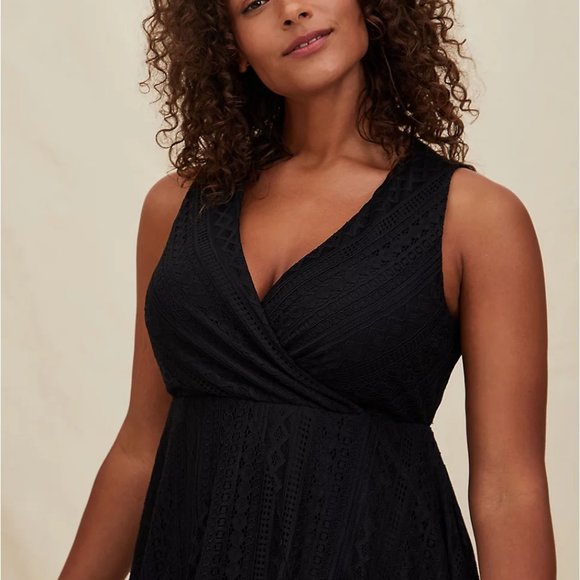 TORRID Black Geometric Lace Handkerchief Skater Dress Size 2 - Picture 3 of 7